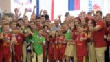 Владимир Путин во время визита в детский лагерь отдыха "Артек". Гурзуф, аннексированный Крым, 24 июня 2017 года. 