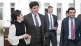 Улугбек Шадманов (крайний справа) с зятем президента Узбекистана Отабеком Умаровым и его супругой Шахнозой Мирзиёевой
