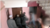 Гражданская одежда, открытые шторы, невредимый шкаф: что не так в видео белорусского КГБ об убийстве своего сотрудника 